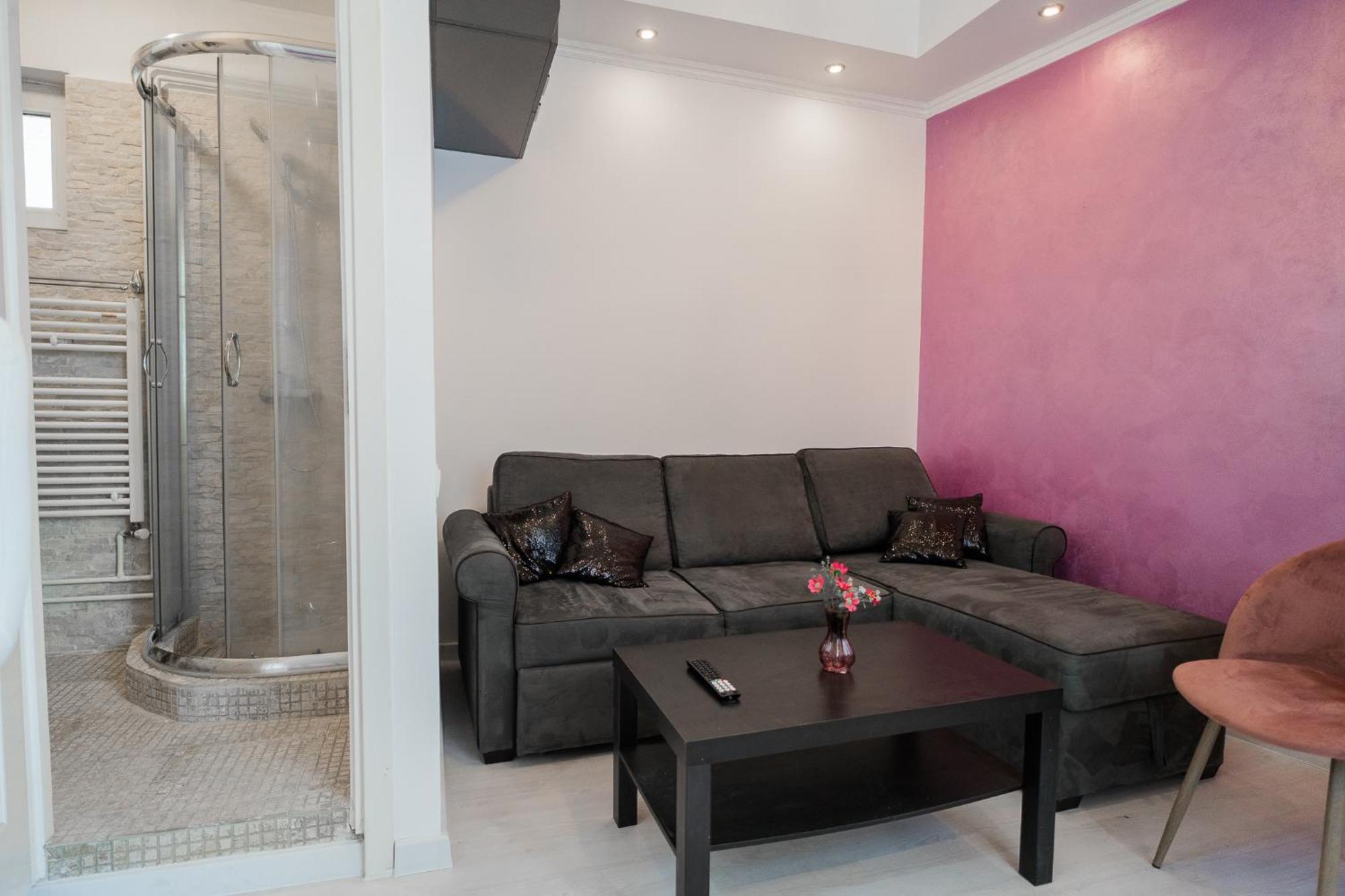 Ultra Central White & Lila Studio Boekarest Buitenkant foto