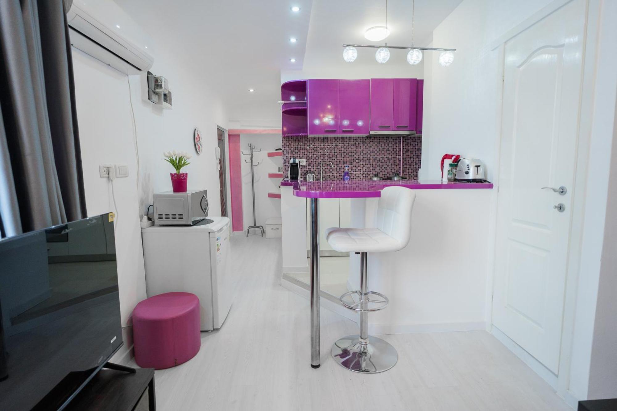 Ultra Central White & Lila Studio Boekarest Buitenkant foto