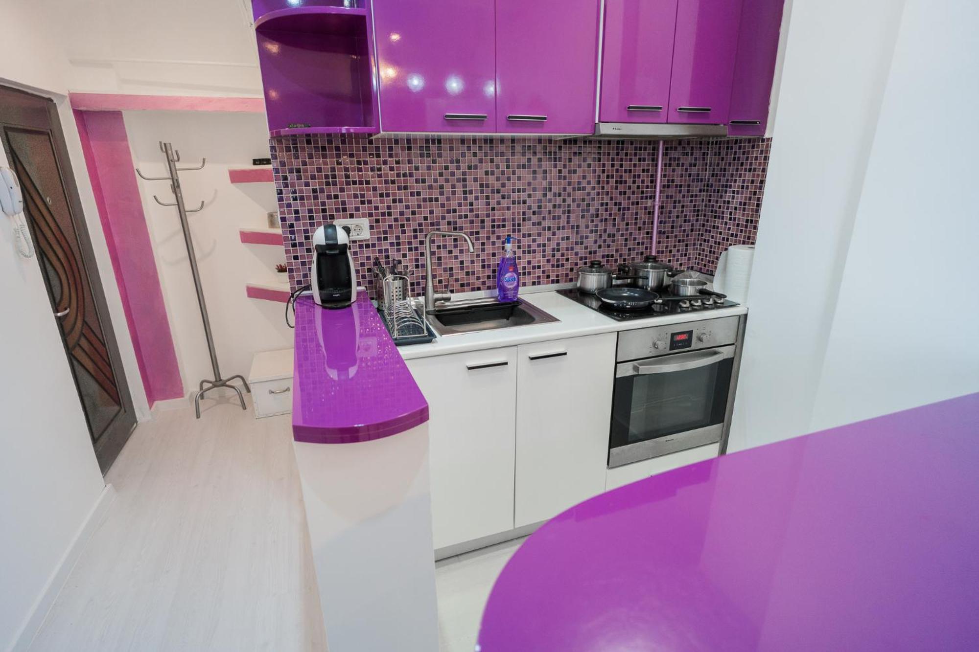 Ultra Central White & Lila Studio Boekarest Buitenkant foto